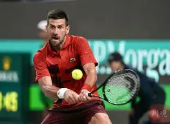 开云APP-包含从德约科维奇连续十场比赛得分超过夺冠到洛杉矶湖人队长鼓劲备战欧超杯，菲尼克斯太阳今夜止住颓势的词条