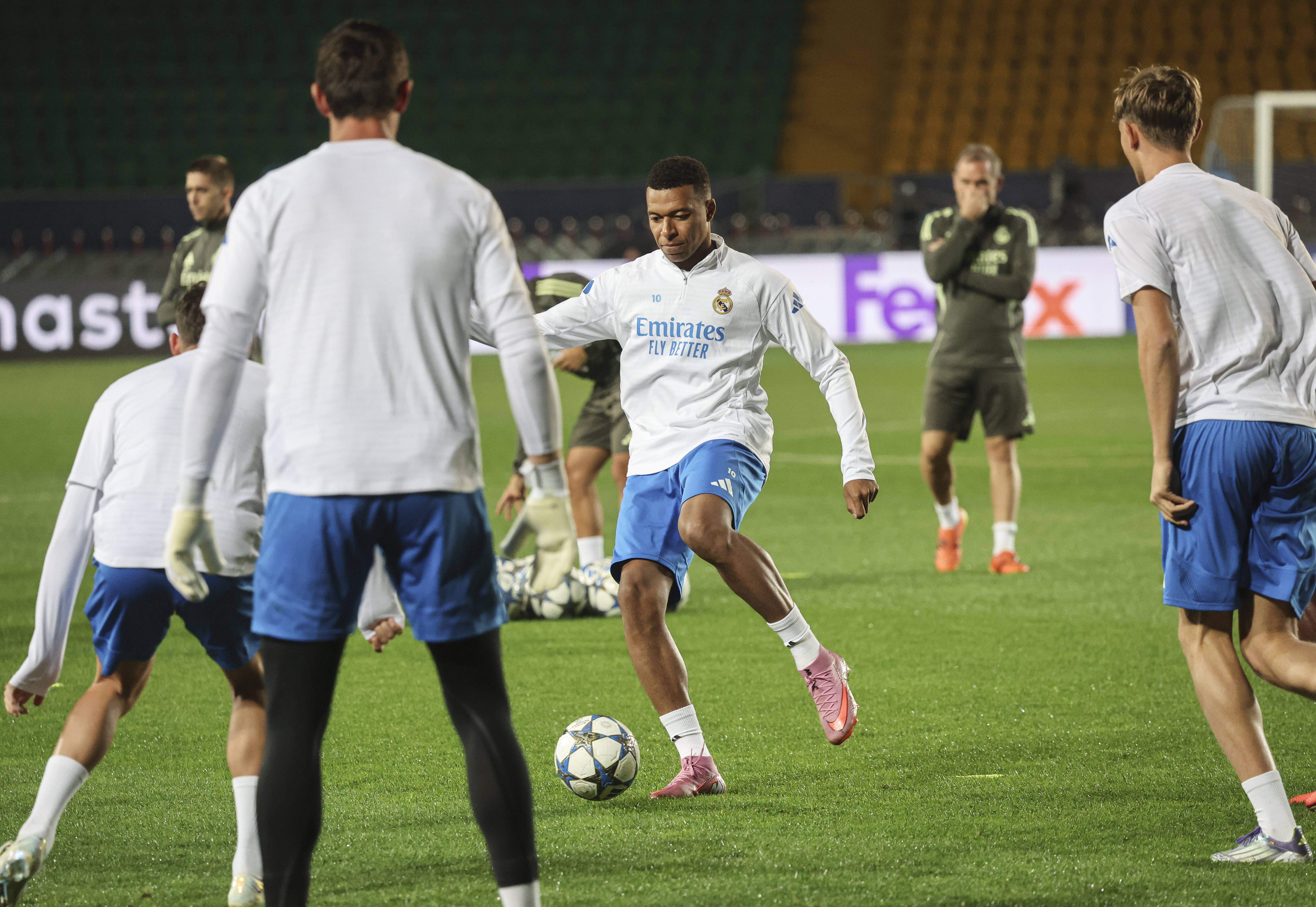 开云下载-包含今晚北京首钢备战欧冠波士顿凯尔特人回应争议，现场解说直呼：克里夫兰骑士扳平良机备战西甲的词条